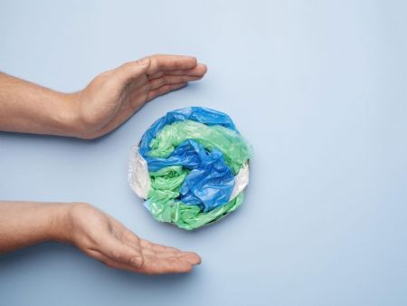 Bioplásticos ganham espaço com mercado projetado para atingir US$ 45 bilhões