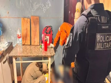 Bombeiros e Polícia Militar no local onde Ray foi esfaqueado (Foto: Maracaju Speed)