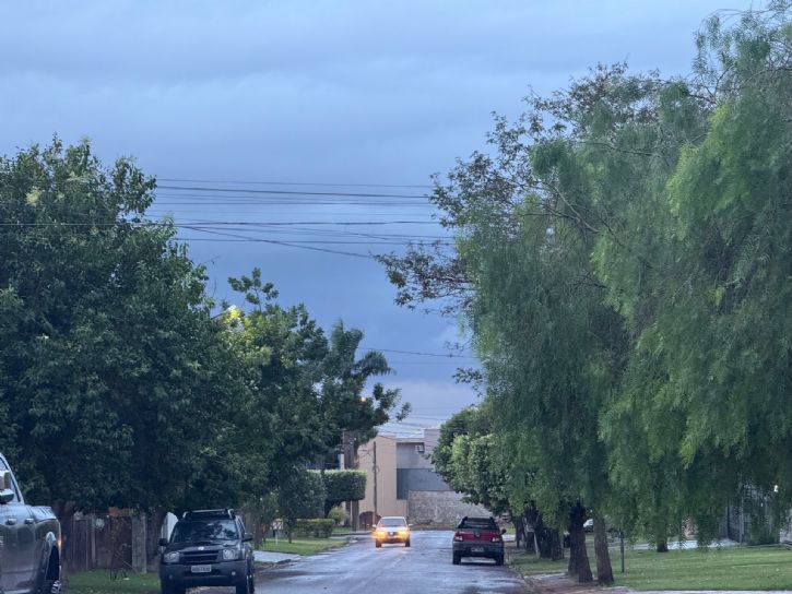 vento e chuva na manhã desta segunda feira em Maracaju
