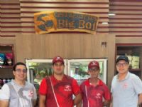 O empresário Adão Correa e sua equipe Casa de Carne Big Boi