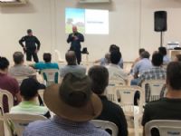 Tenente Cel Cleder falando aos produtores rurais de Maracaju
