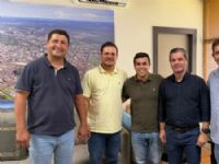Deputado Beto Pereira com vereadores, Catito, Patric Ribas, Daniel Esquivel   e o prefeito Marcos Calderan