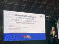 Farmacêutica Mayara Siqueira durante apresentação na manhã deste domingo XXXVIII Congresso do Conasems