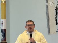 Padre Junior durante a celebração deste domingo dia, 26.