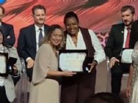 Emocionada, Jamaika destacou que o prêmio representa o resultado de um trabalho coletivo.